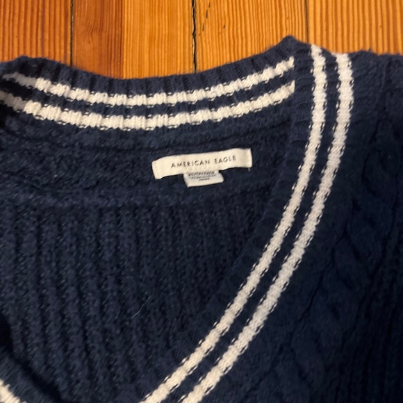American Eagle Sweater (XS) - Picture 2 of 3